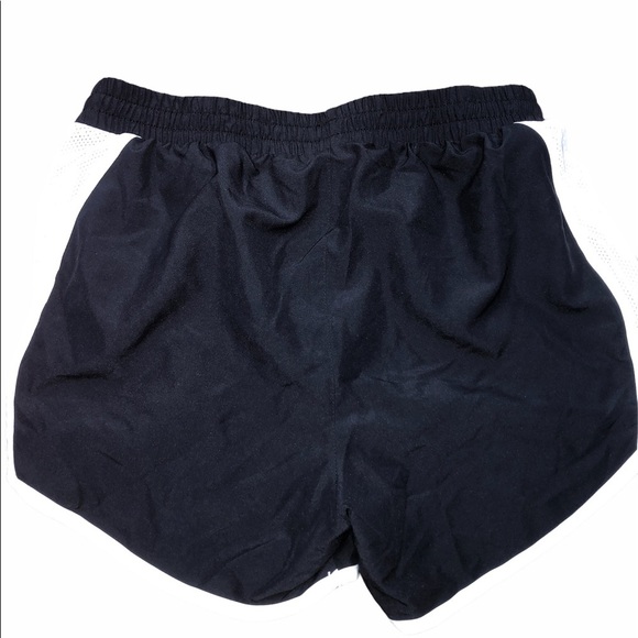 Under Armour running shorts - Picture 2 of 6